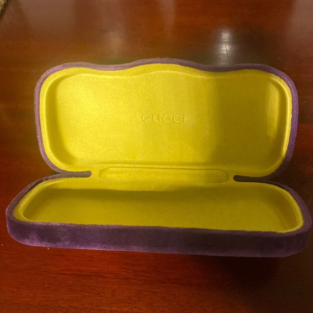 Gucci purple velvet sunglasses case (used)